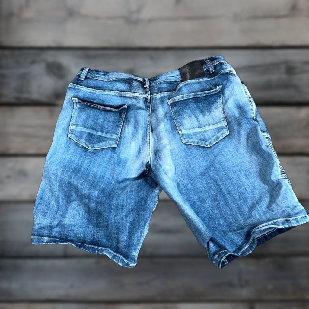 Ecko Unltd. VTG Marc Ecko Motorcycle Biker Jean Shorts Men 46 Blue Denim 5-Pocket/Zip Inseam 12in Regular Rise Mid - Cotton Spandex Vintage Hip Hop Theme Mens Size US 30 / EU 46 - 1 Thumbnail