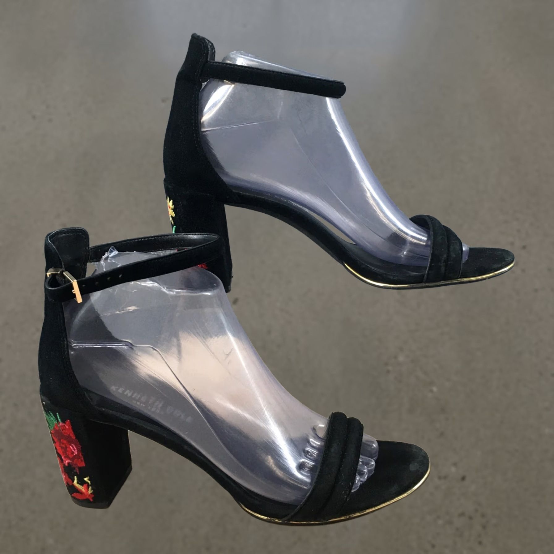 Kenneth Cole Kenneth Cole Heels Womens 8 M Buckle Straps Sandals Black Fabric Open Toe Block Heel Size US 8 / IT 38 - 1 Thumbnail
