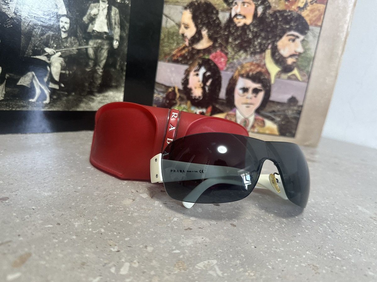 Prada Prada SPS 07F 4AO-1A1 125 vintage Luxury sunglasses Size ONE SIZE - 2 Thumbnail