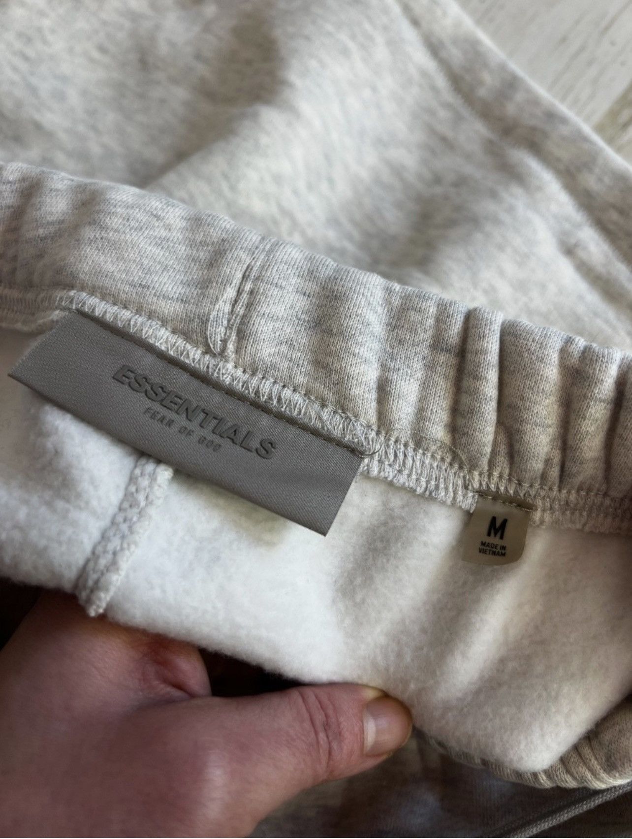 Essentials Fear of God Essentials Light Oatmeal Fleece Shorts Size M Size US 30 / EU 46 - 9 Thumbnail