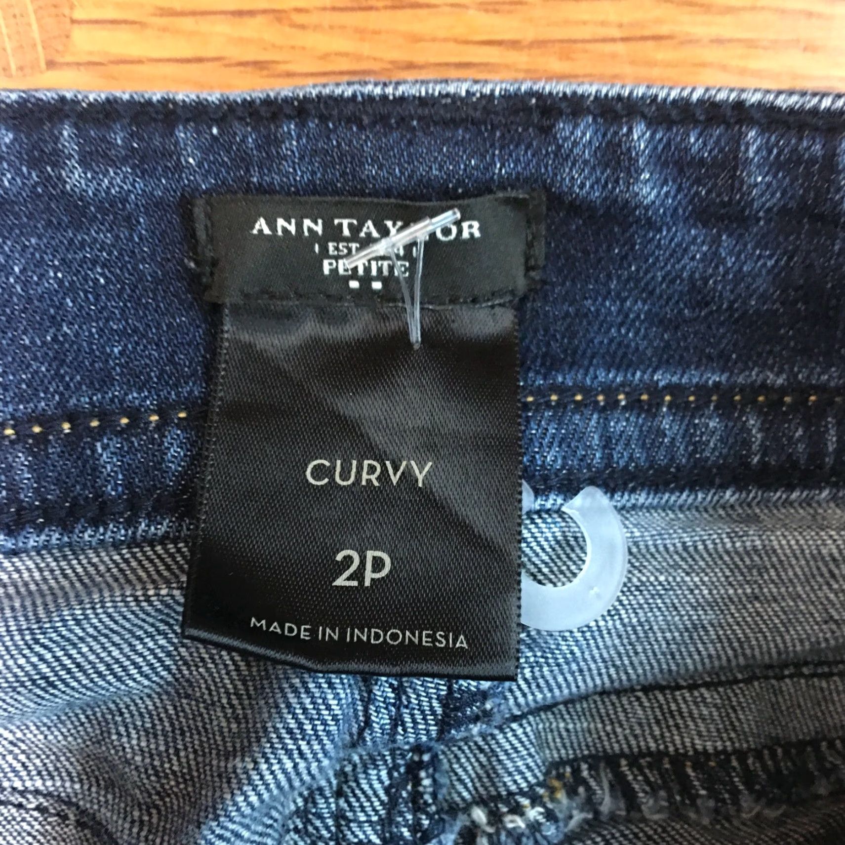 Ann Taylor Ann Taylor Cropped Denim Jeans Size 2P Women's Blue Casual Curvy Fit Size 26" / US 2 / IT 38 - 7 Thumbnail