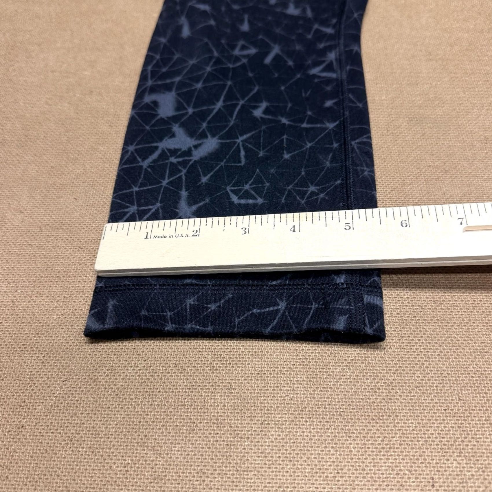 Lululemon Lululemon Leggings Womens 8 Black Geometric Print Capri Athletic Yoga Running Size 30" / US 8 / IT 44 - 2 Thumbnail