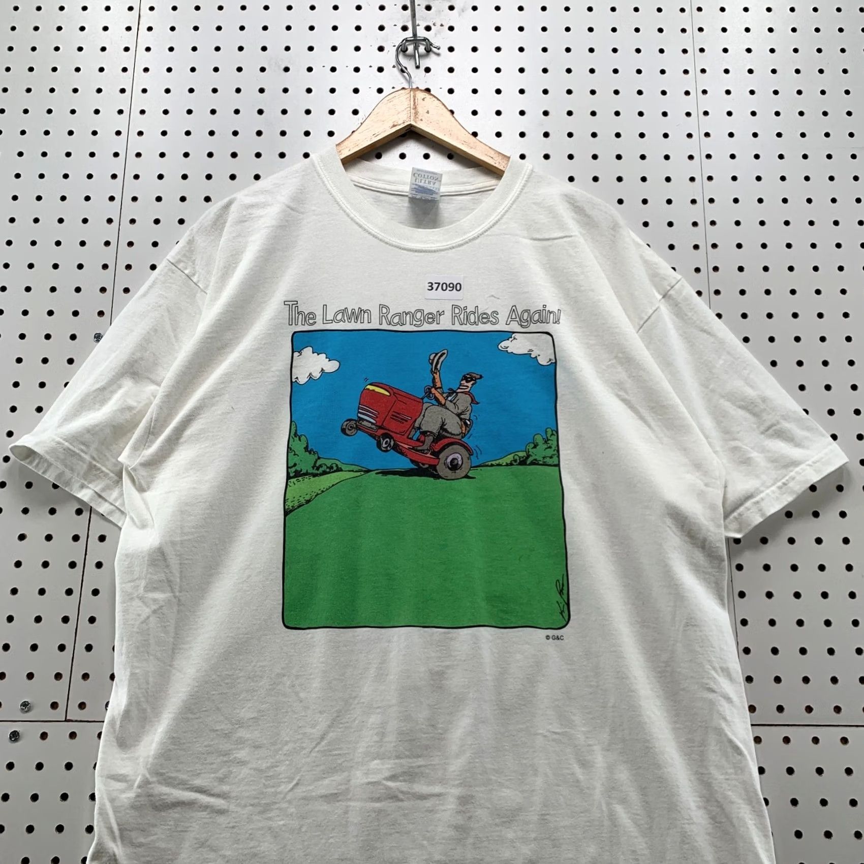 Gildan VINTAGE Lawnmower Funny Shirt Mens XL White John Deere Lawn Mower Size US XL / EU 56 / 4 - 5 Thumbnail