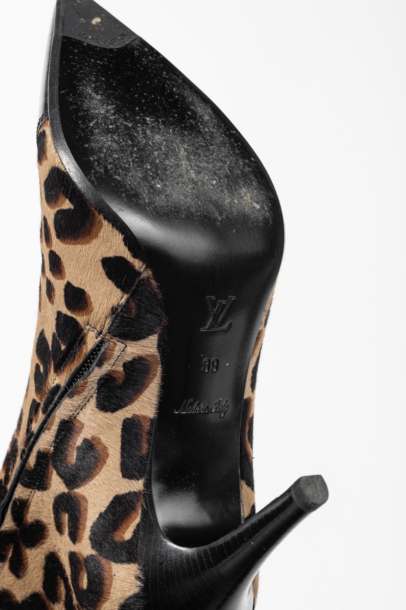 Louis Vuitton Louis Vuitton Wild Leopard Calf-Hair & Leather Ankle Boots Size US 8.5 / IT 38.5 - 5 Thumbnail