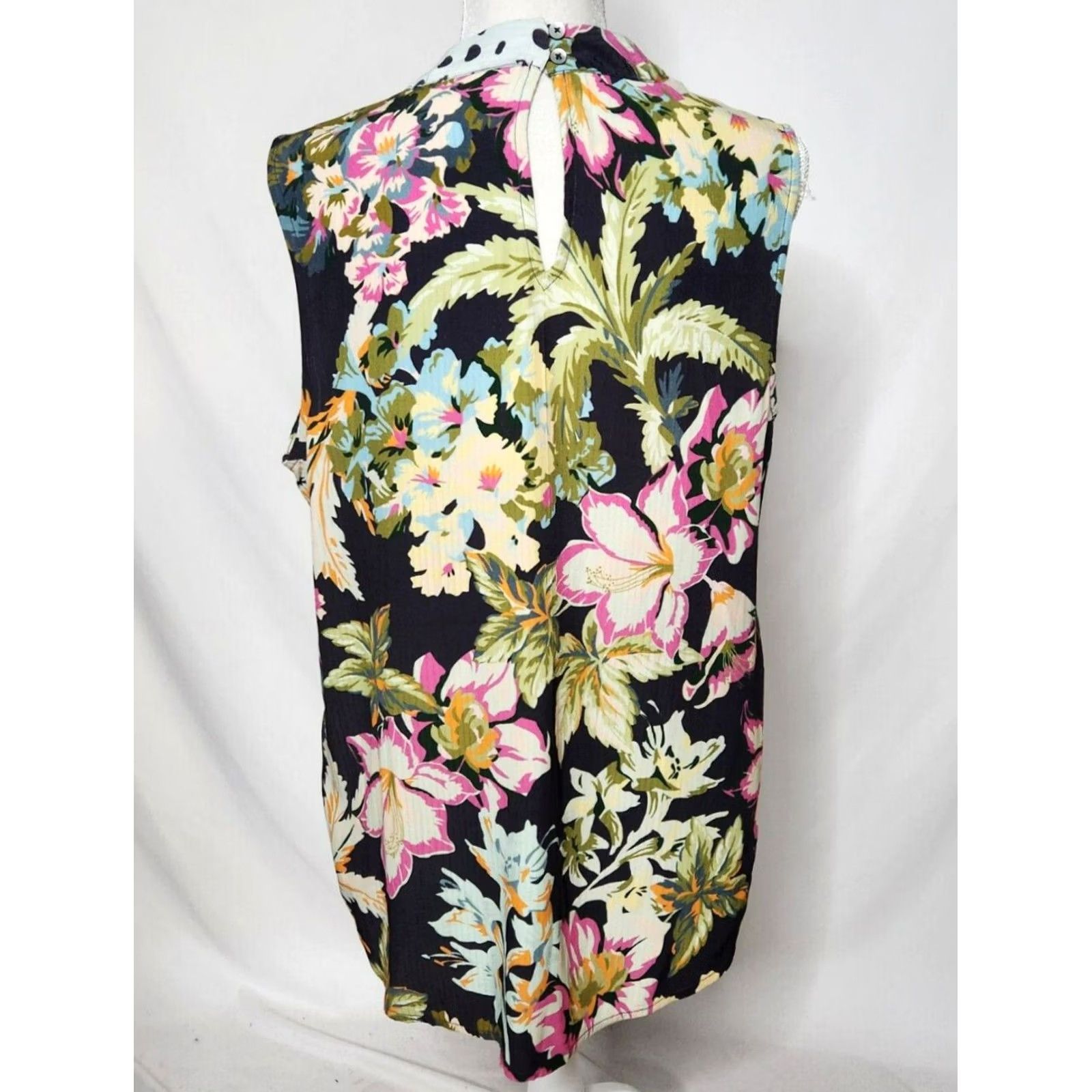 Soft Surroundings Soft Surroundings Tank Top Flor De Pluma Drapey Floral Sleeveless M Multicolor V-Neck Womens Size M / US 6-8 / IT 42-44 - 3 Thumbnail