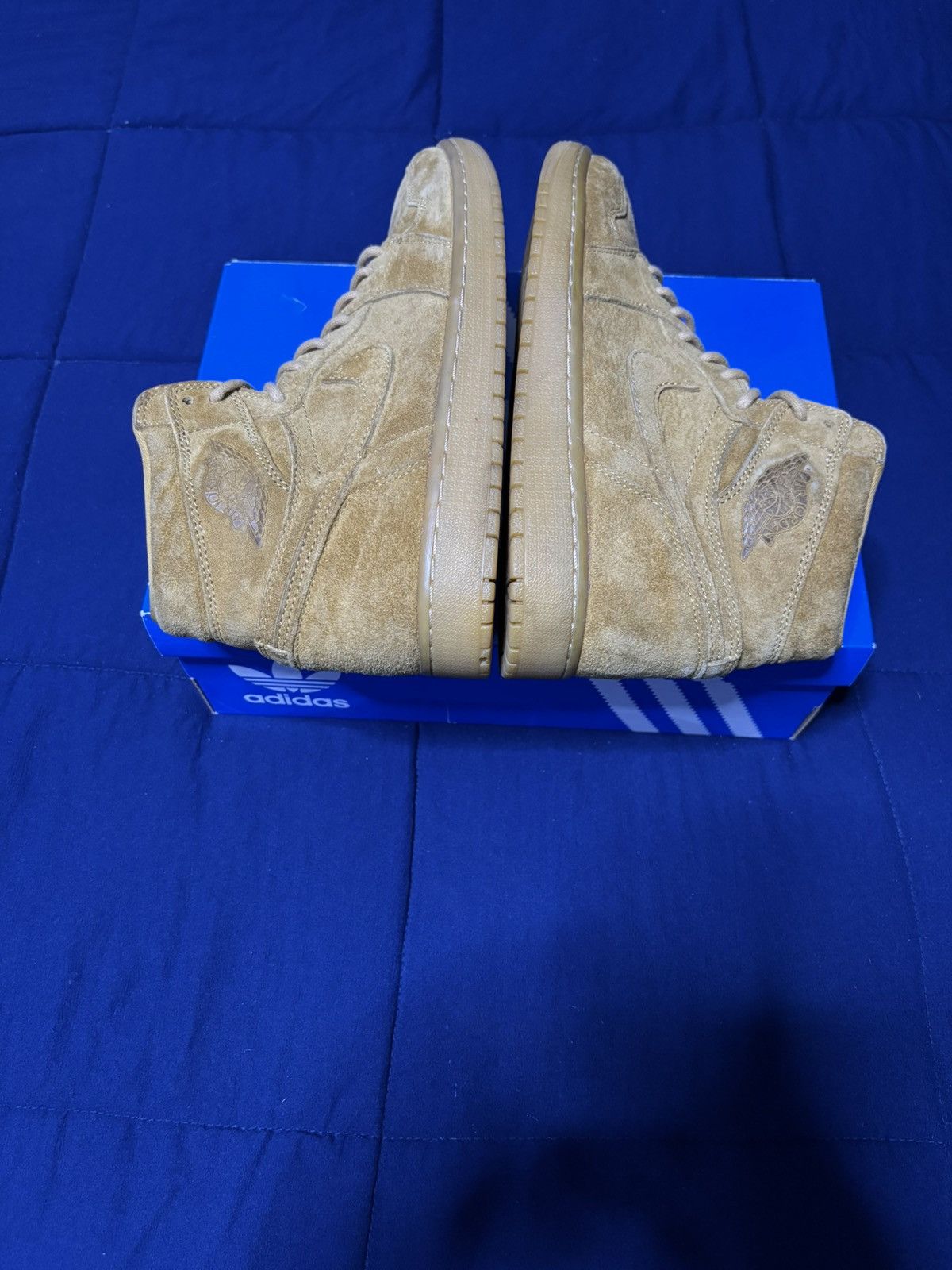 Jordan Brand Air Jordan 1 Retro OG High Wheat Size 9 Size US 9 / EU 42 - 3 Thumbnail