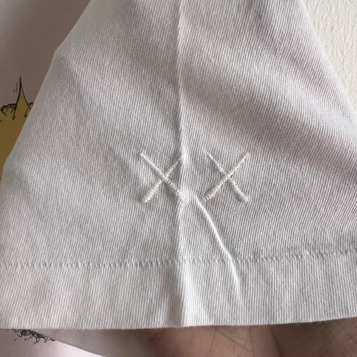 Kaws × Uniqlo UNIQLO X KAWS DANCING LETTERS TEE Size US XL / EU 56 / 4 - 4 Thumbnail
