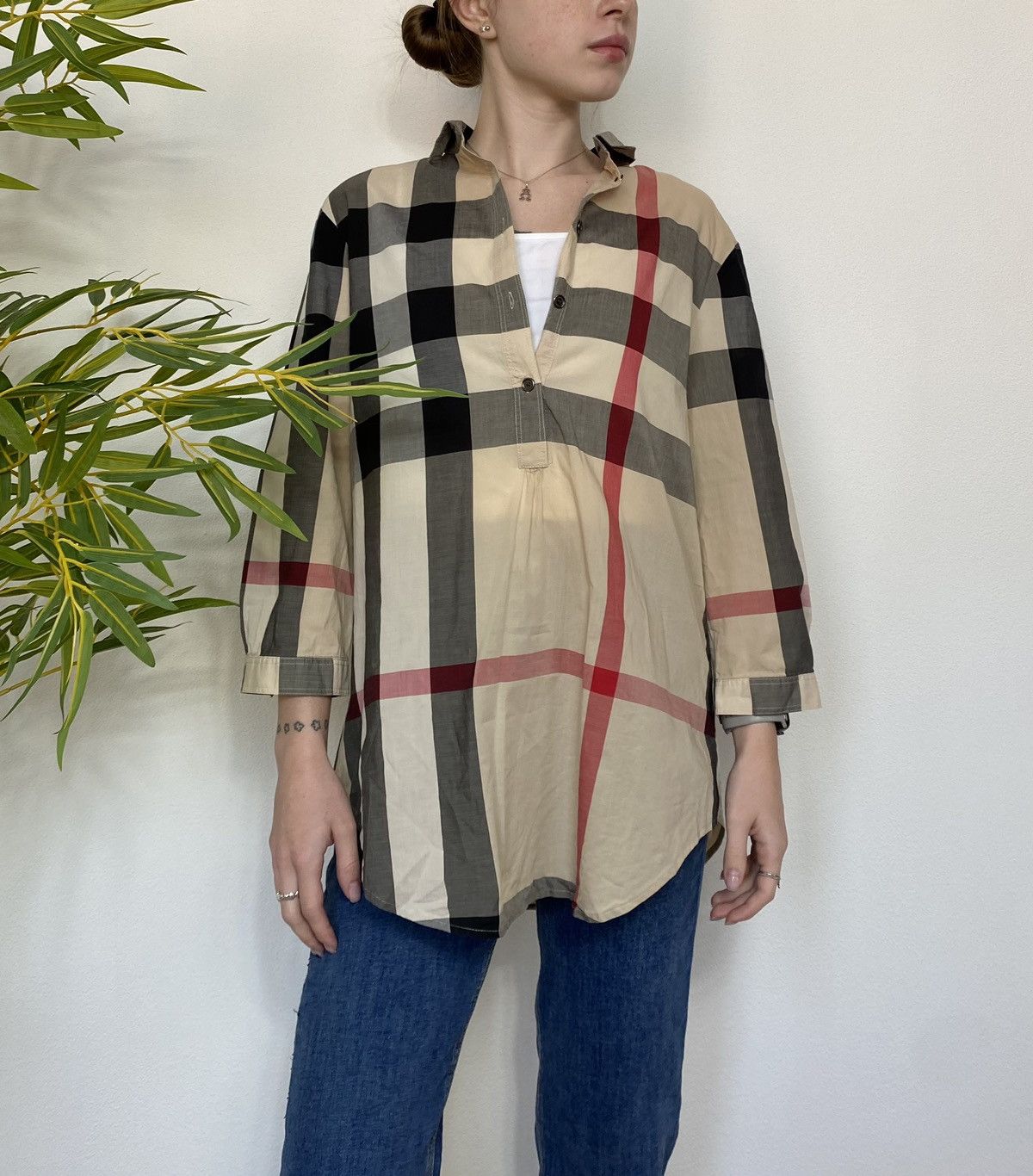 Burberry VINTAGE BURBERRY NOVA CHECK CLASSIC SHIRT Size S / US 4 / IT 40 - 1 Thumbnail