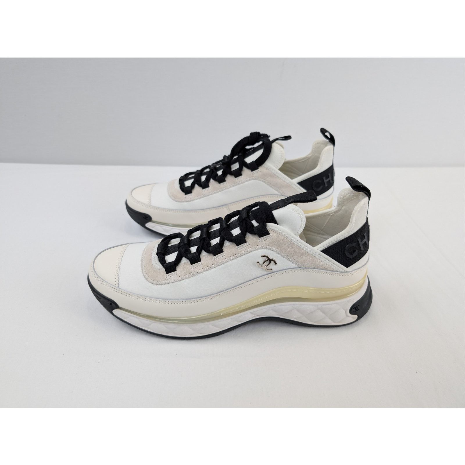 Chanel o1rshd1 Low Top Sneakers in White/Black Size US 10 / EU 43 - 9 Thumbnail