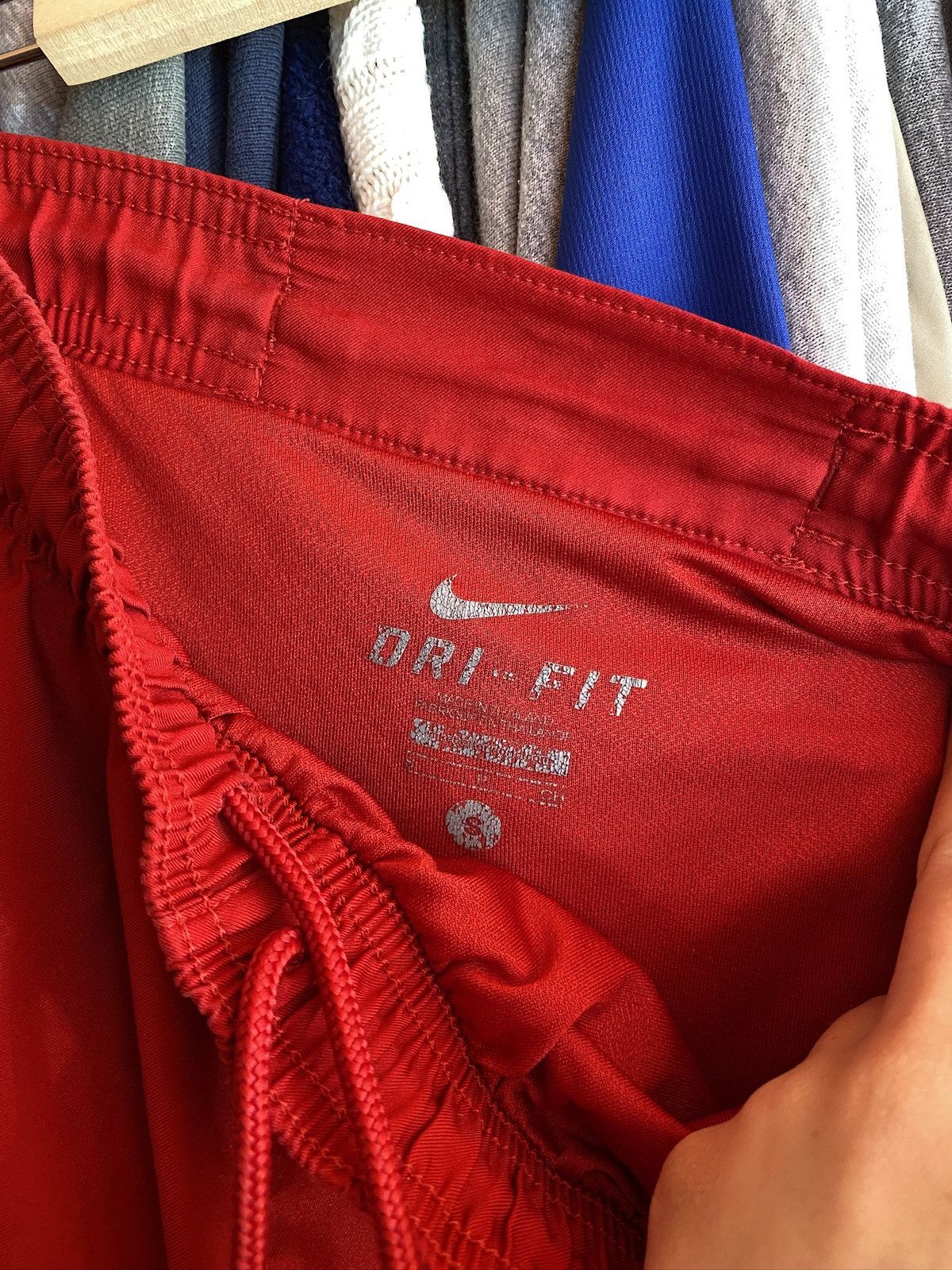 Nike VINTAGE NIKE PORTUGAL SOCCER SHORTS Size US 31 - 3 Thumbnail