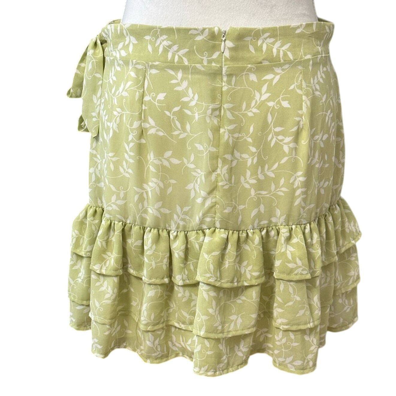 Other Ever After Mini Skirt Ruffled Tie Zip Floral Green W L NWOT Size 30" / US 8 / IT 44 - 6 Thumbnail