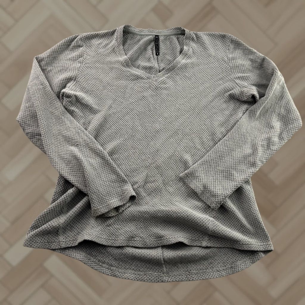 Vintage Kuhl Long Sleeve Pullover V Neck Lyrik Sweater Top Women's Small Gray Size S / US 4 / IT 40 - 1 Thumbnail
