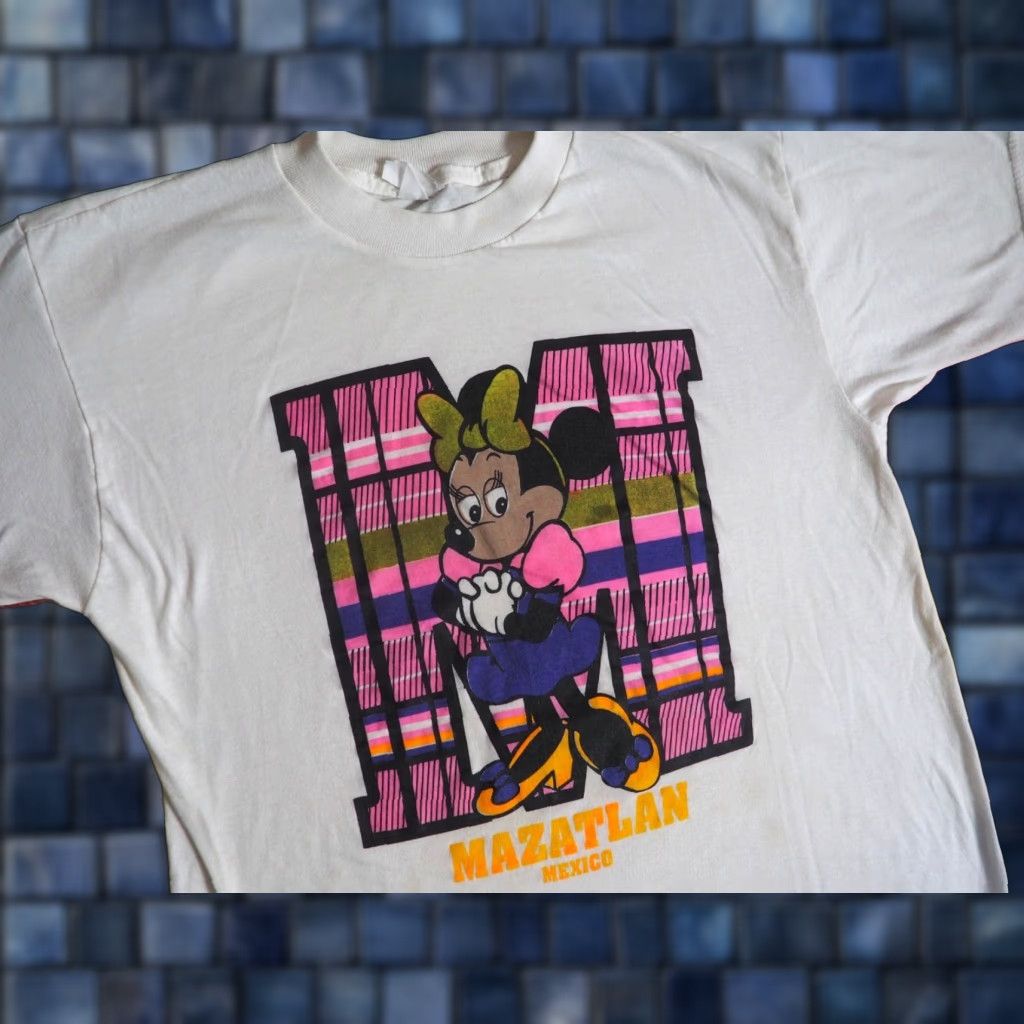 Disney VINTAGE Disney Minnie Mouse Art Distress White Tee M Shirt Unisex 1990s Graphic Tee Women/Men? Size US M / EU 48-50 / 2 - 1 Thumbnail