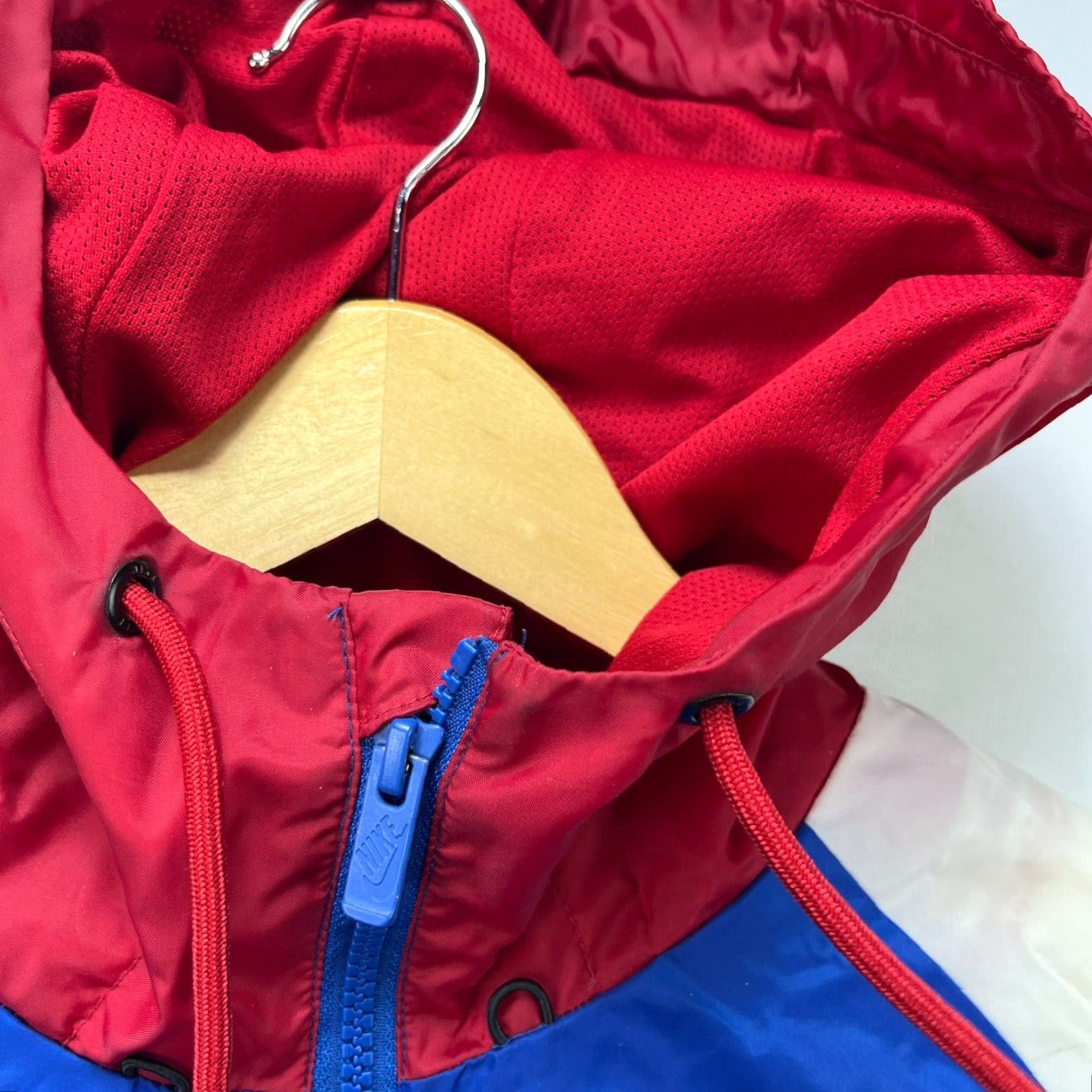 Nike VINTAGE Y2K Nike Windbreaker Hooded Jacket Small Size US S / EU 44-46 / 1 - 4 Thumbnail
