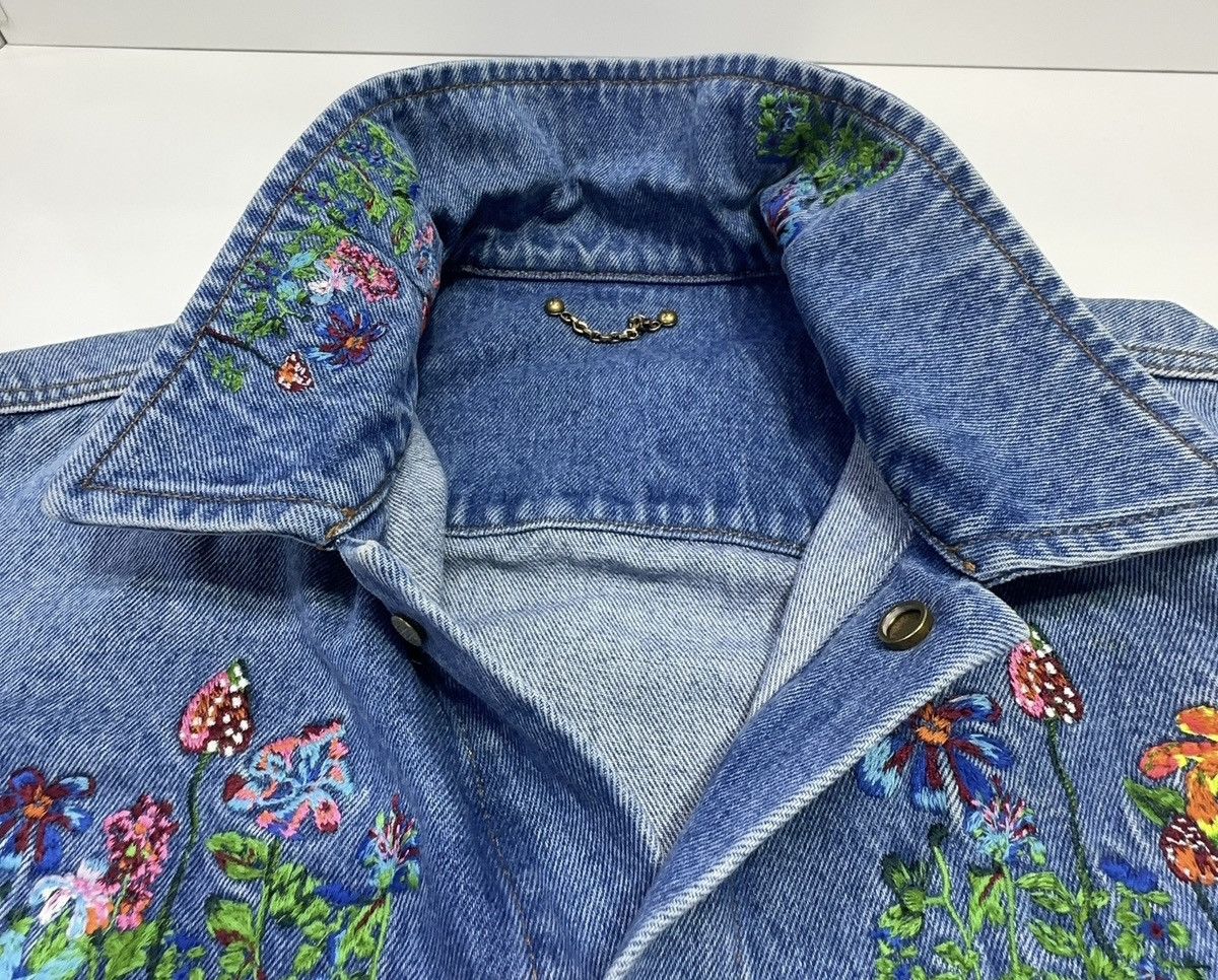Louis Vuitton LOUIS VUITTON BLUE FLORAL EMBROIDERED DENIM JACKET Size US M / EU 48-50 / 2 - 3 Thumbnail