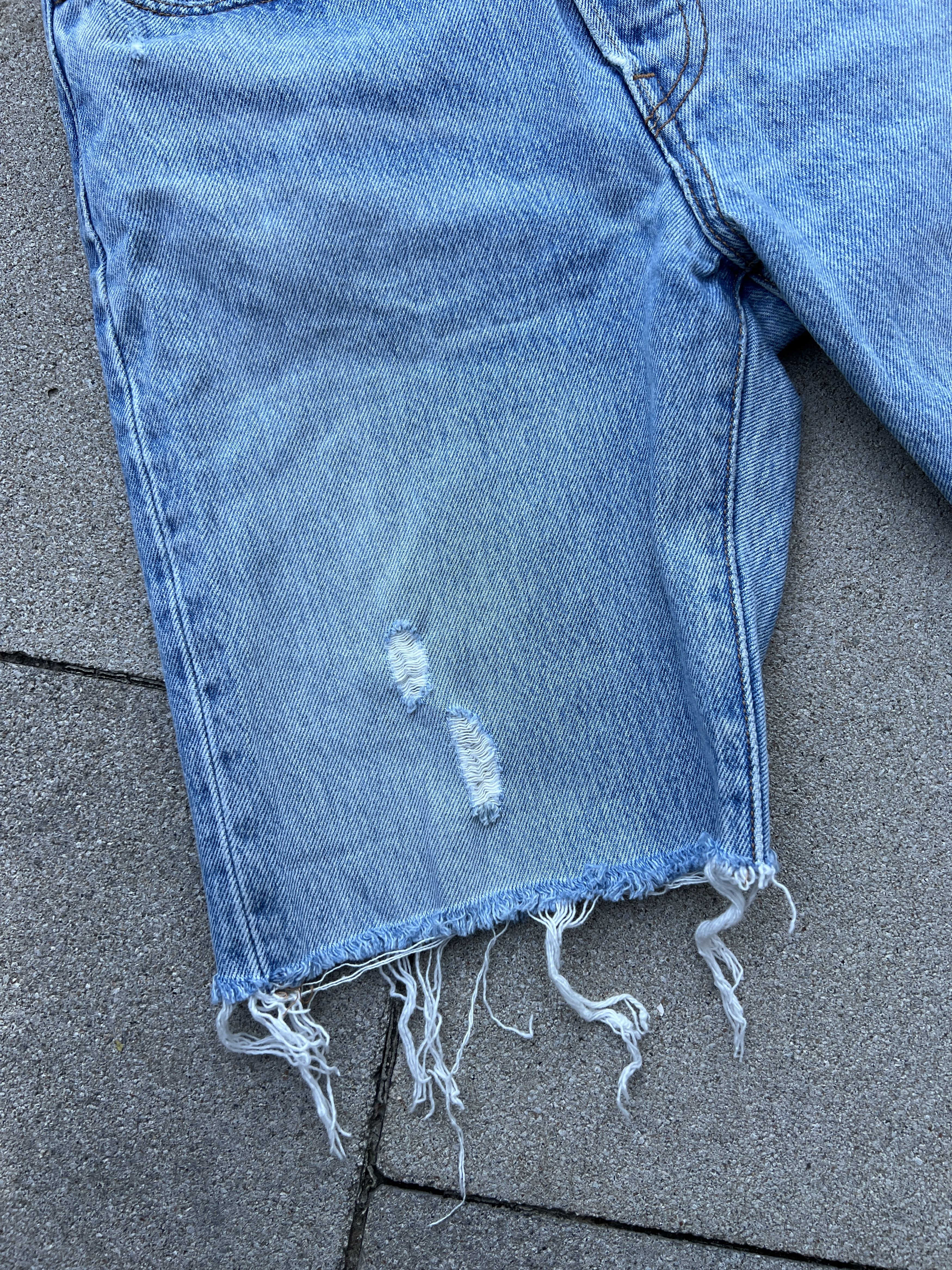 Levi's Levis Premium Big E Custom Cut Distressed Shorts Size 24" / US 00 / IT 34 - 10 Thumbnail