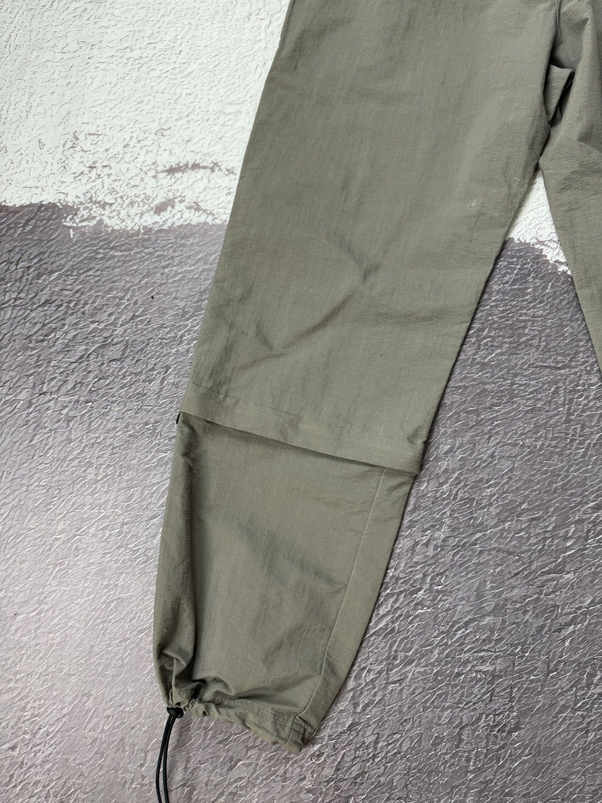 Adidas Adidas vntg y2k outdoor hiking 2 in 1 tightened track pants Size US 34 / EU 50 - 17 Thumbnail