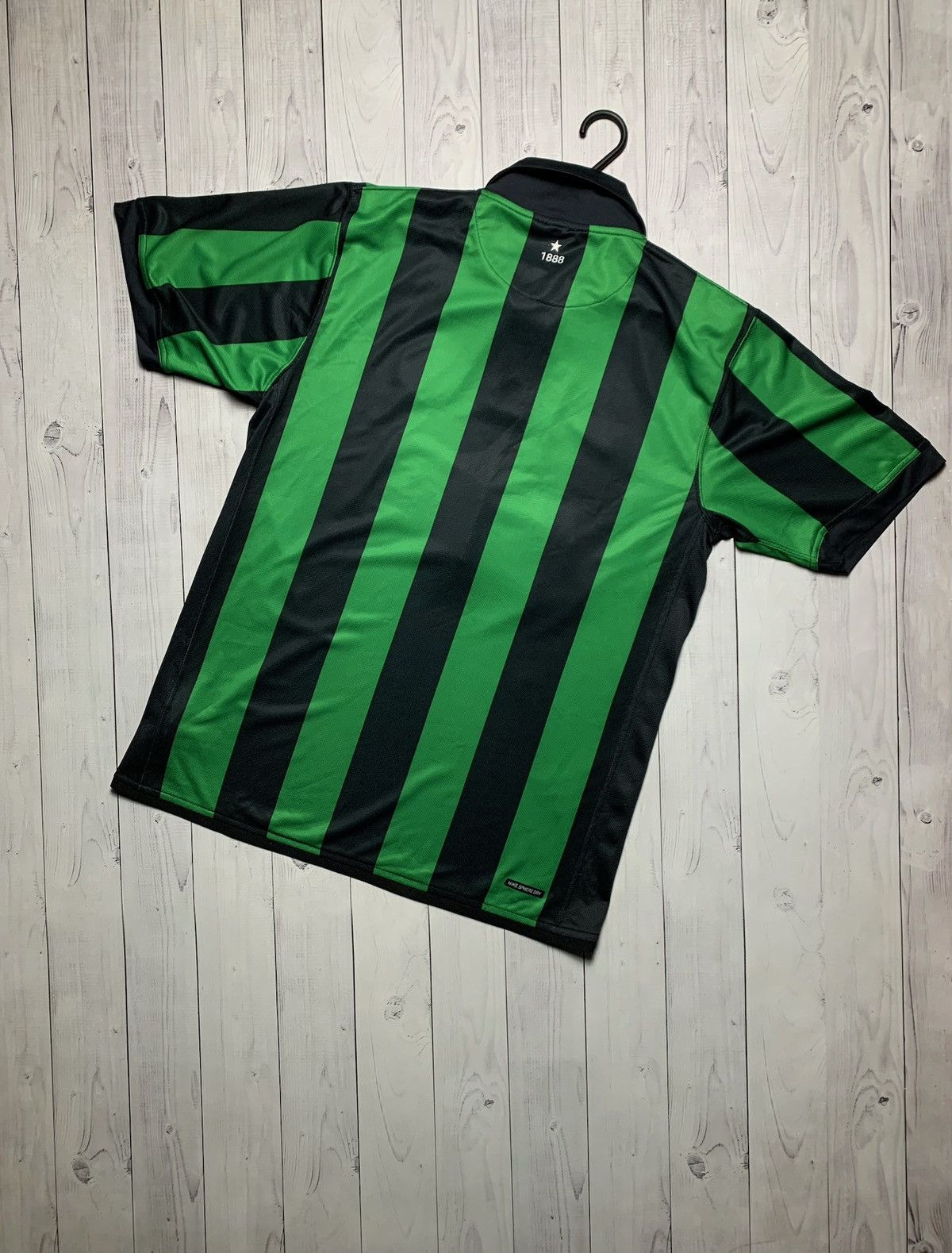 Nike × Vintage Vintage Nike Celtic soccer jersey size L logo Size US L / EU 52-54 / 3 - 7 Thumbnail