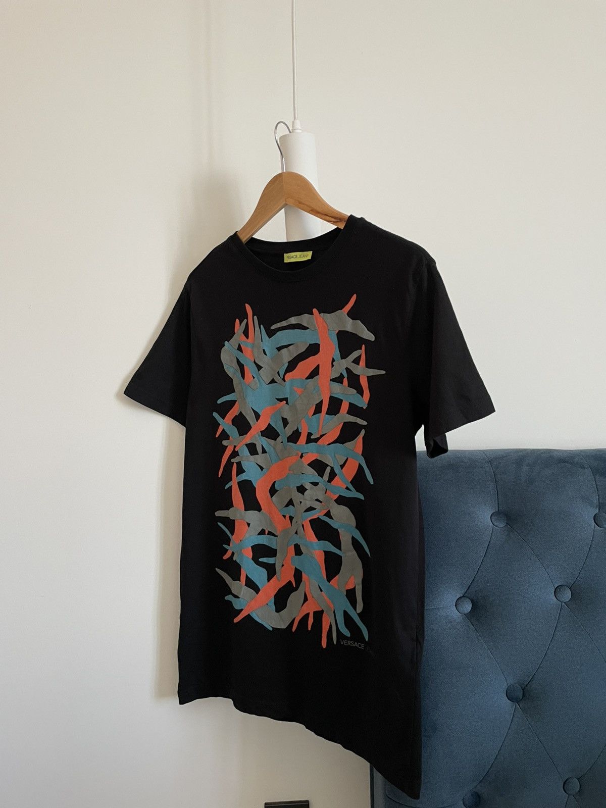 Versace Jeans Couture Versace Jeans Couture Art Logo T-Shirt Luxury RARE Size US L / EU 52-54 / 3 - 2 Thumbnail