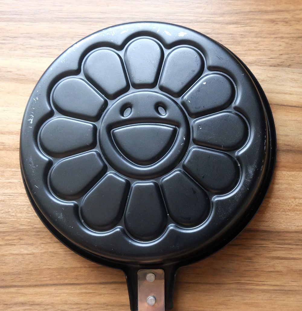 Takashi Murakami Murakami Flower Pancake Pan Size ONE SIZE - 4 Thumbnail