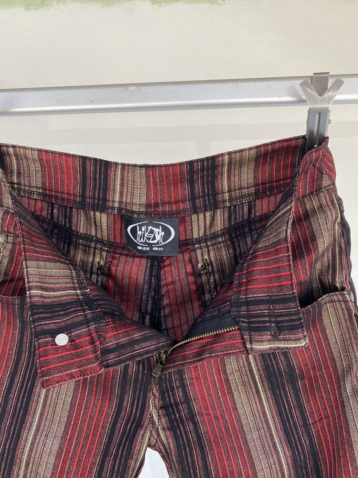 Ozz on pants
