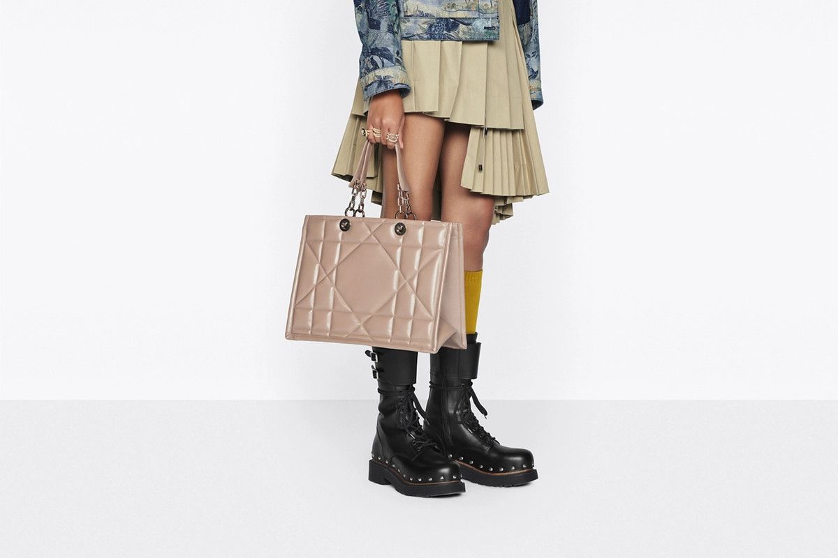 Dior o1bcso1str1124 Size: OS /Essential Tote Bag in Golden Size ONE SIZE - 6 Thumbnail