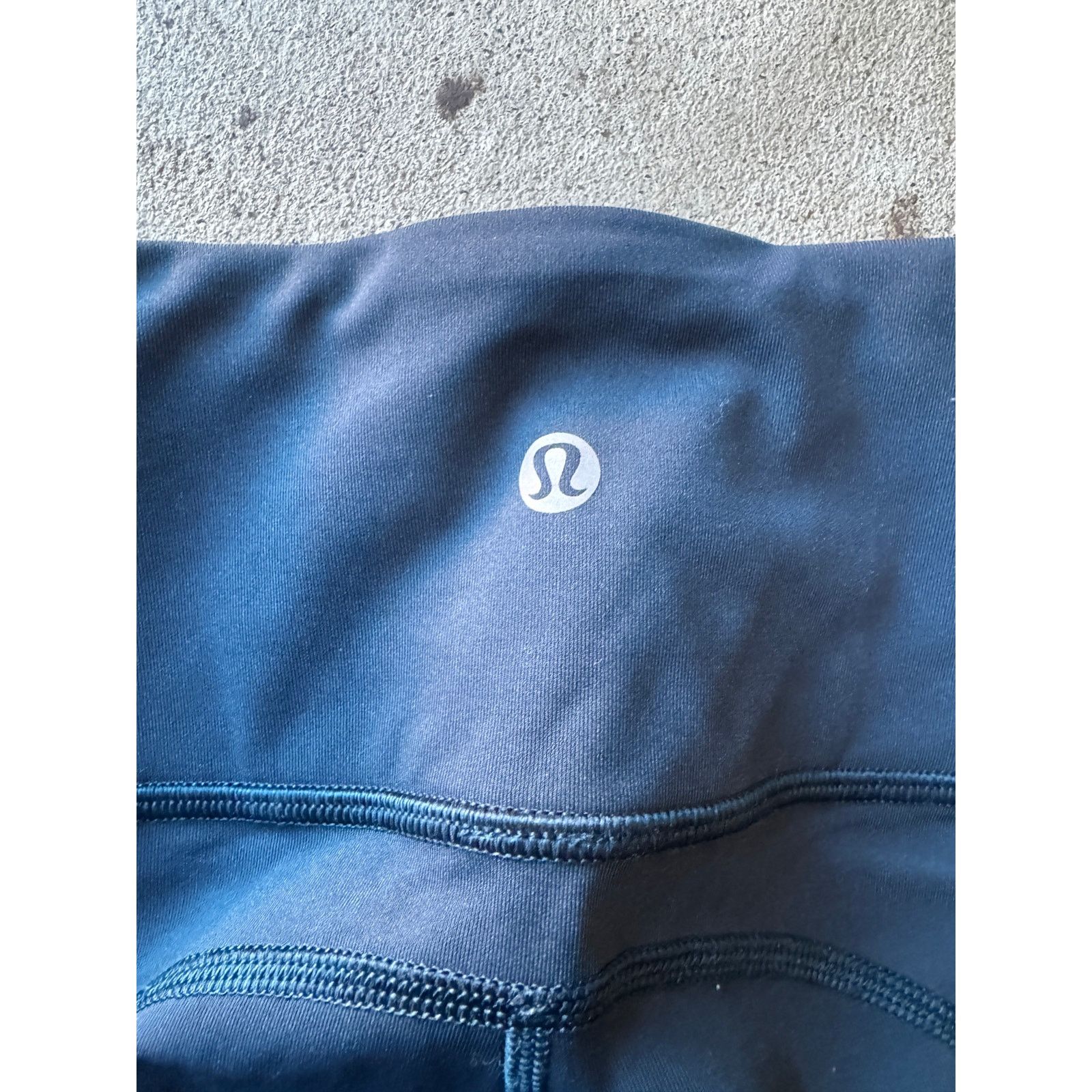 Lululemon Lululemon Dark Blue Leggings (6) Size 28" / US 6 / IT 42 - 4 Thumbnail