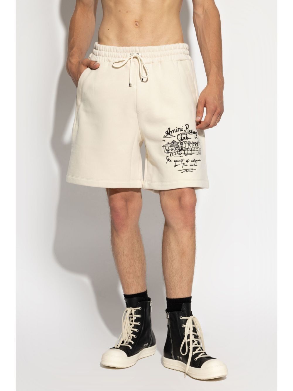 Amiri o1s1wg110625 Spirit Logo Short in Ivory Size US 32 / EU 48 - 2 Thumbnail