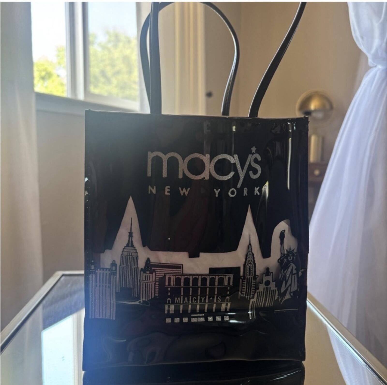 Macys (Macy's) Black Cityscape Tote Size ONE SIZE - 6 Thumbnail