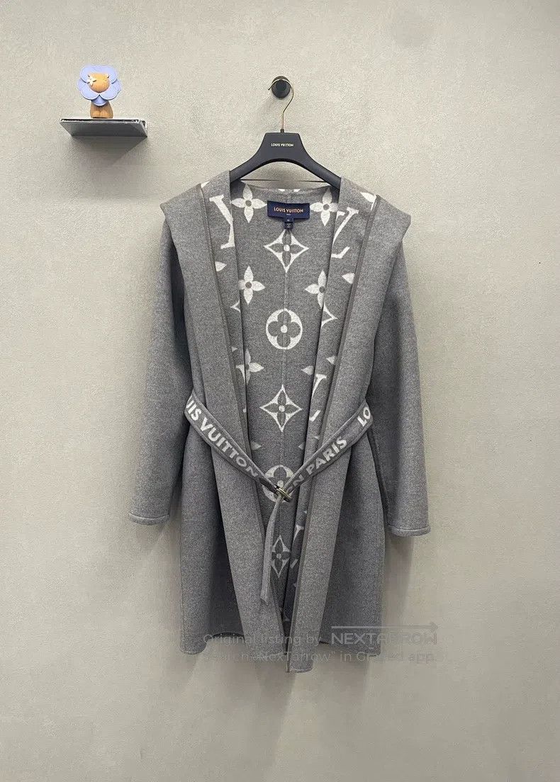 Louis Vuitton Louis Vuitton Grey Hooded Wrap Coat Size M / US 6-8 / IT 42-44 - 2 Thumbnail