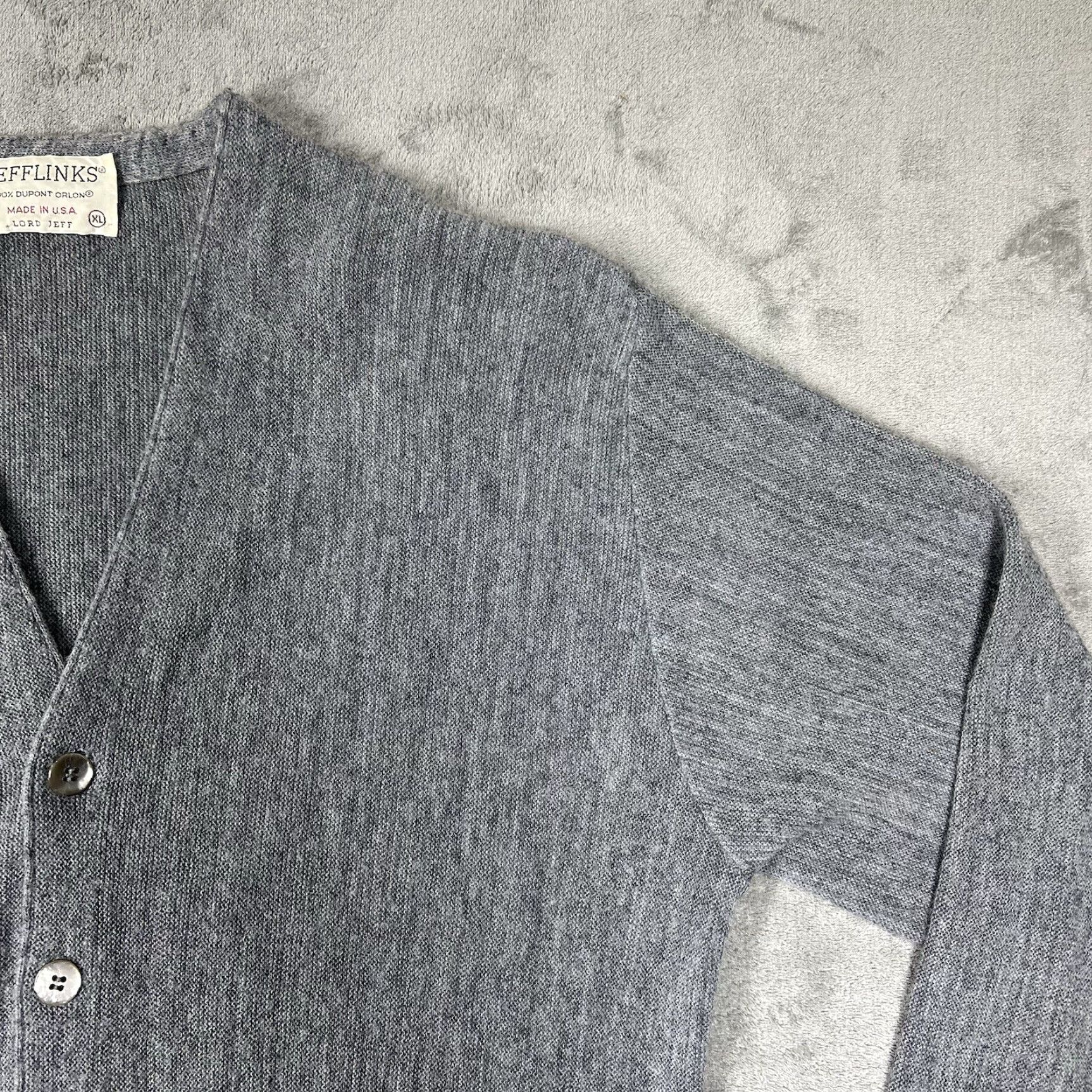 Vintage VINTAGE Jefflinks Cardigan Sweater Mens XL Gray 100% DuPont Orlon Knit Tight-Knit Fair Isle V-Neck Long Sleeve Hand Wash Only Regular Fit Crew? Size US XL / EU 56 / 4 - 5 Thumbnail