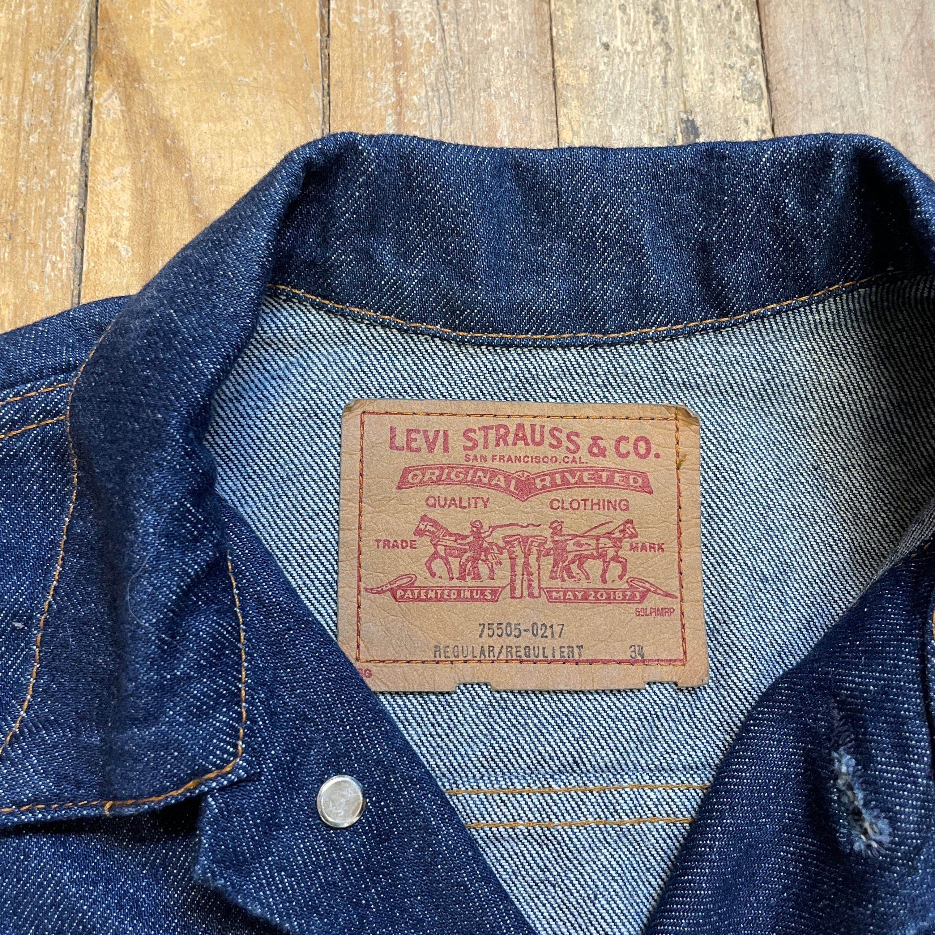 Levi's Levi's Deadstock Dark-Wash 2 Pocket Red Tab Union Made In Canada Vintage Denim Trucker Jacket Size S Size US S / EU 44-46 / 1 - 4 Thumbnail