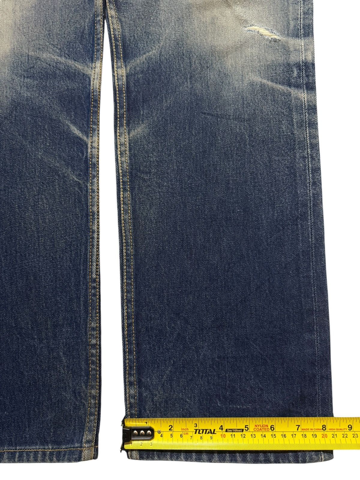 Levi's Vintage Clothing Vintage Y2K Levis 501 Blue Faded Wash Distress Straight Leg Size US 32 / EU 48 - 14 Thumbnail