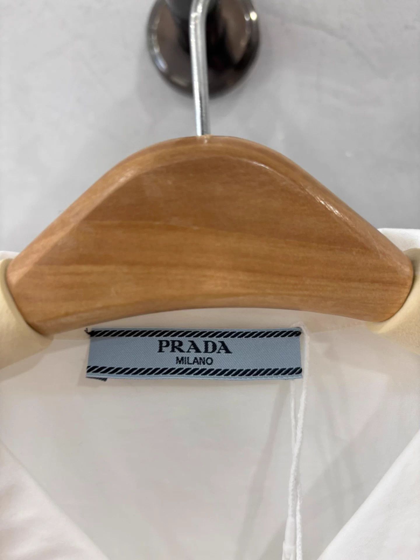 Prada Prada preppy white short shirt 36NOS Size XS / US 0-2 / IT 36-38 - 4 Thumbnail