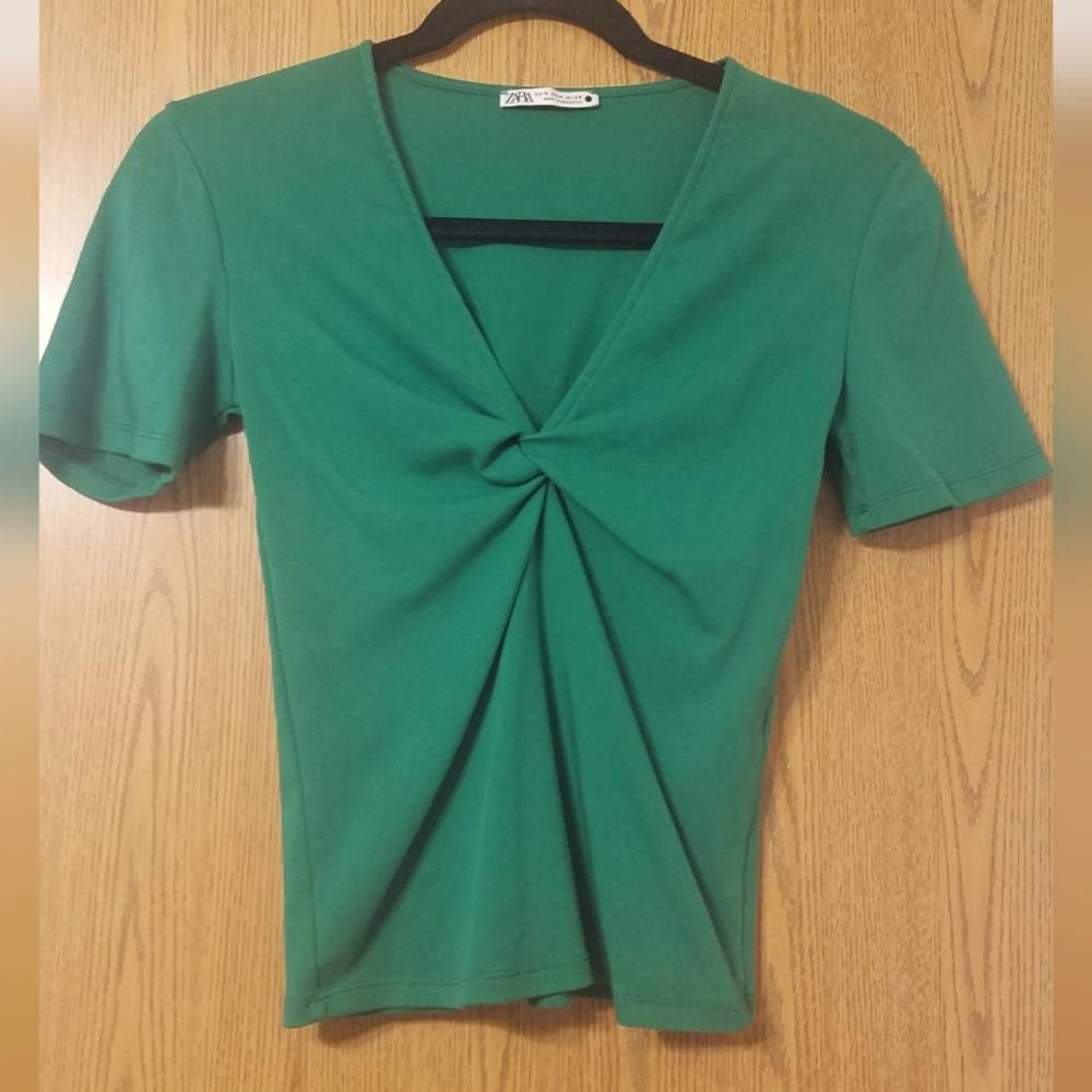 Zara Zara Green Top Size Medium Size M / US 6-8 / IT 42-44 - 1 Thumbnail