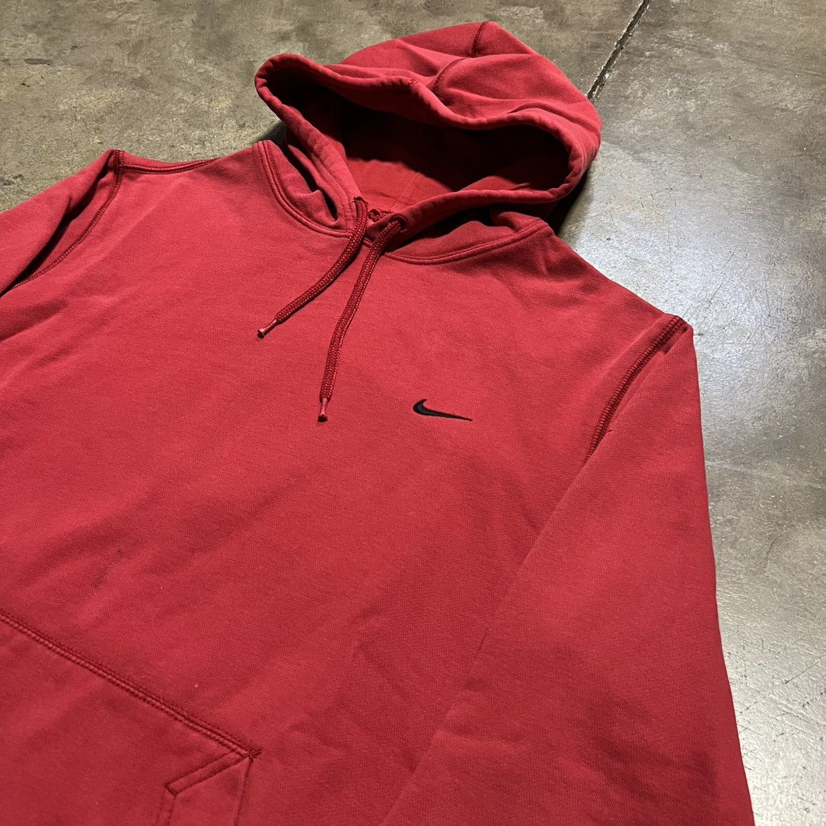 Nike Vintage Nike Mini Swoosh Hoodie Sweatshirt Faded Boxy Red Size US L / EU 52-54 / 3 - 7 Thumbnail