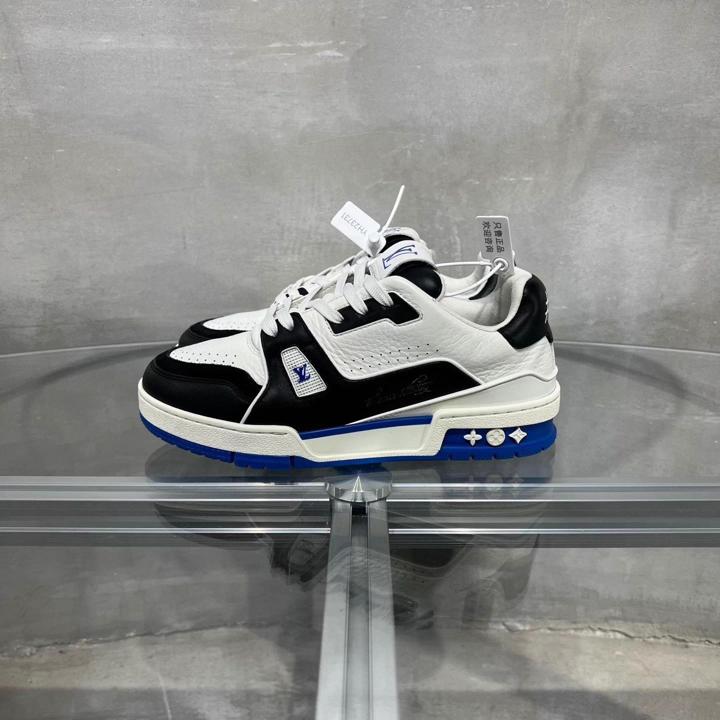 Louis Vuitton Louis Vuitton Trainer 2.0 Hiroshi Fujiwara 37 Size US 6 / IT 36 - 3 Thumbnail