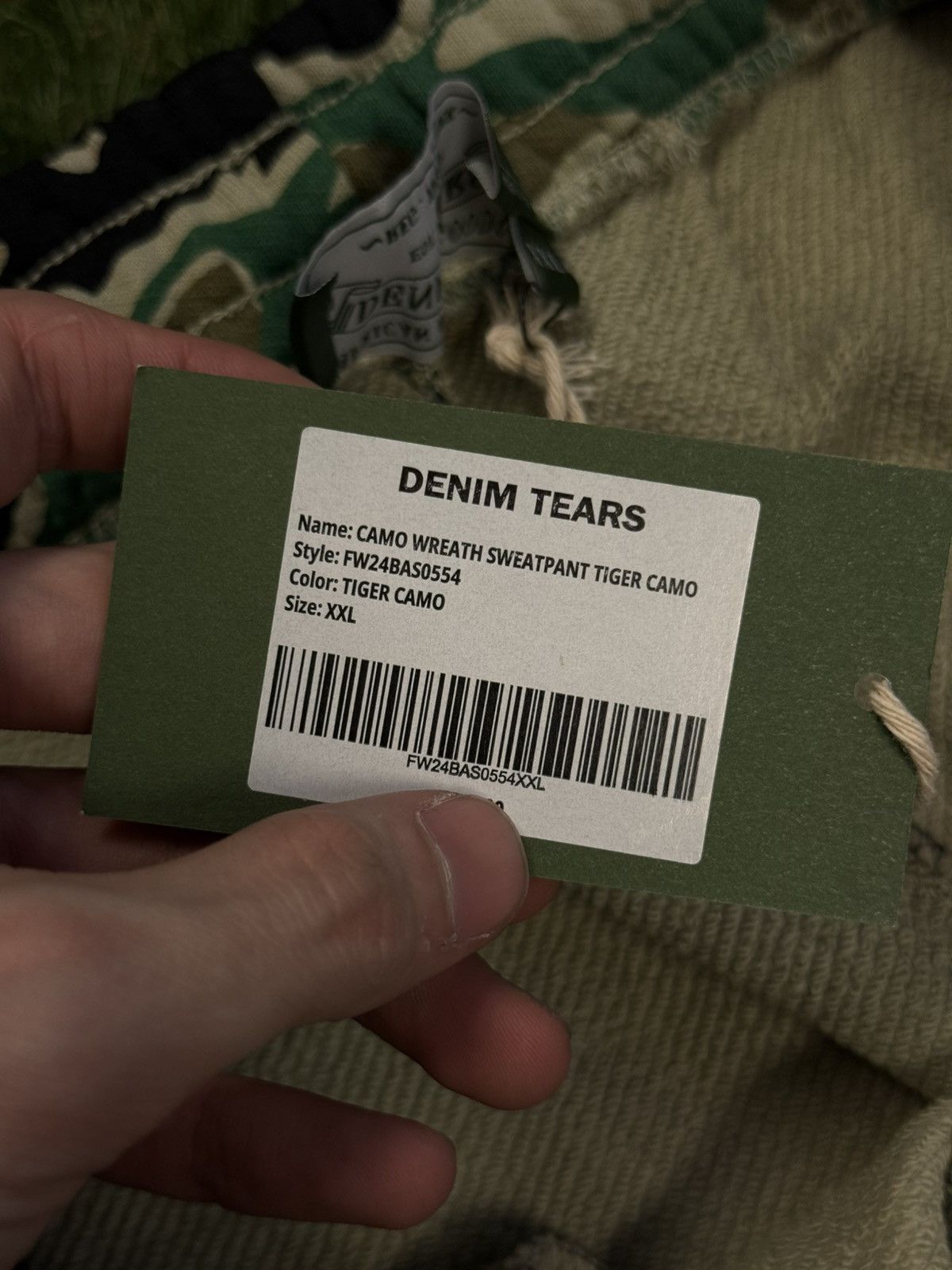 DENIM TEARS Denim Tears Cotton Wreath Camo Sweatpants Size XXL NEW Size US 36 / EU 52 - 9 Thumbnail