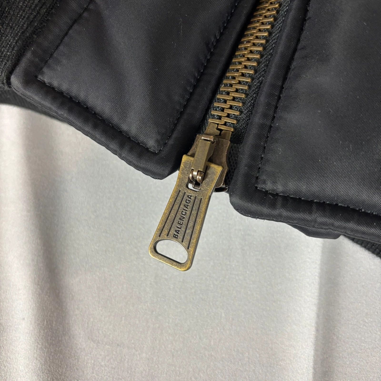 Balenciaga Balenciaga padded bomber jacket Size US L / EU 52-54 / 3 - 3 Thumbnail