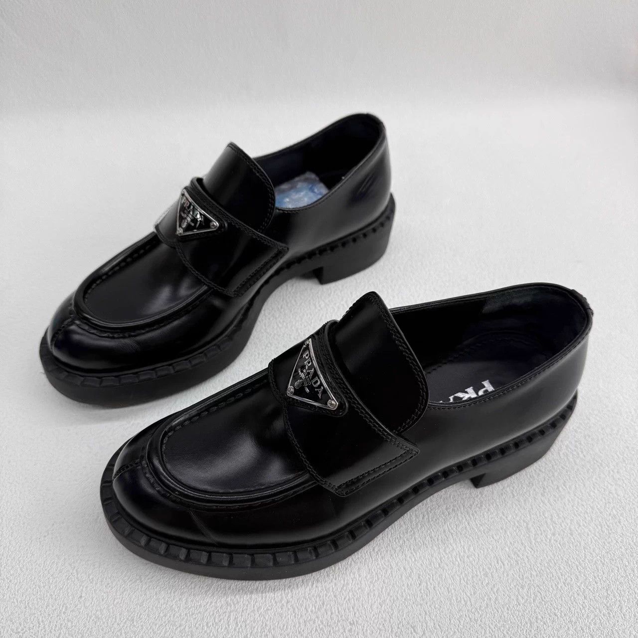 Prada PRADA Black Leather Loafers - Size 35 - Excellent Condition Size US 5 / IT 35 - 1 Thumbnail