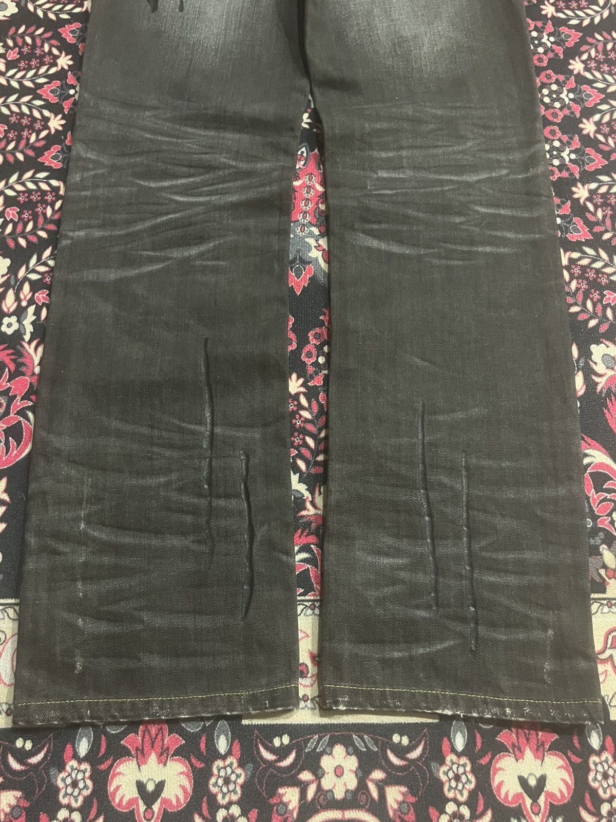 Le Grande Bleu (L.G.B.) Japan Solberry Dark Washed Graffiti Pocket Whisker Jeans Size US 29 - 12 Thumbnail