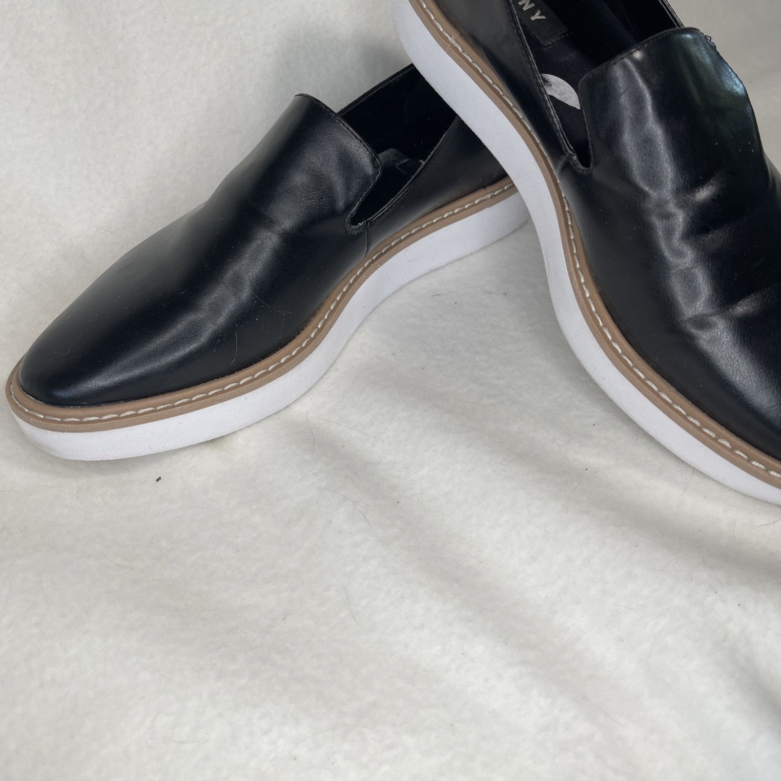 DKNY DKNY shoes slip on sneakers women 9M Pointed Toe- EUC Size US 9 / IT 39 - 2 Thumbnail