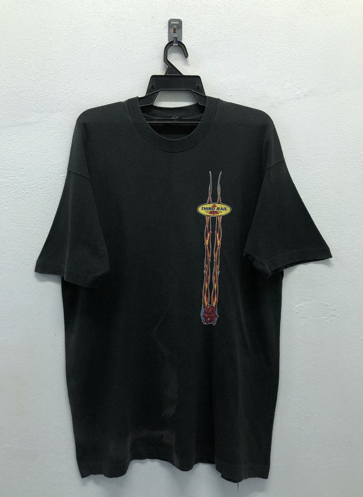 Vintage Vintage Third Rail Rockin' The Bells T-Shirt Size US L / EU 52-54 / 3 - 1 Thumbnail
