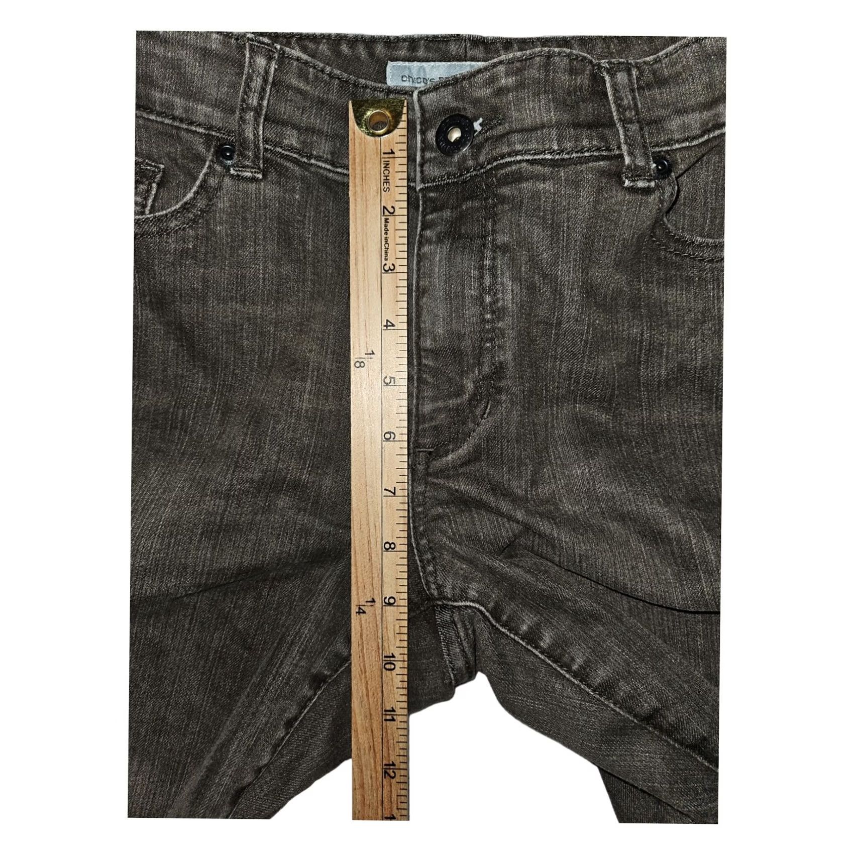 Vintage Chico's Platinum Jeans Women's 0.5 Short Slim Leg Traditional Fit Gray Cotton Elasterell Denim 5-Pocket Zipper Button Stretch Jeans Womens Size 25" / US 0 / IT 36 - 4 Thumbnail