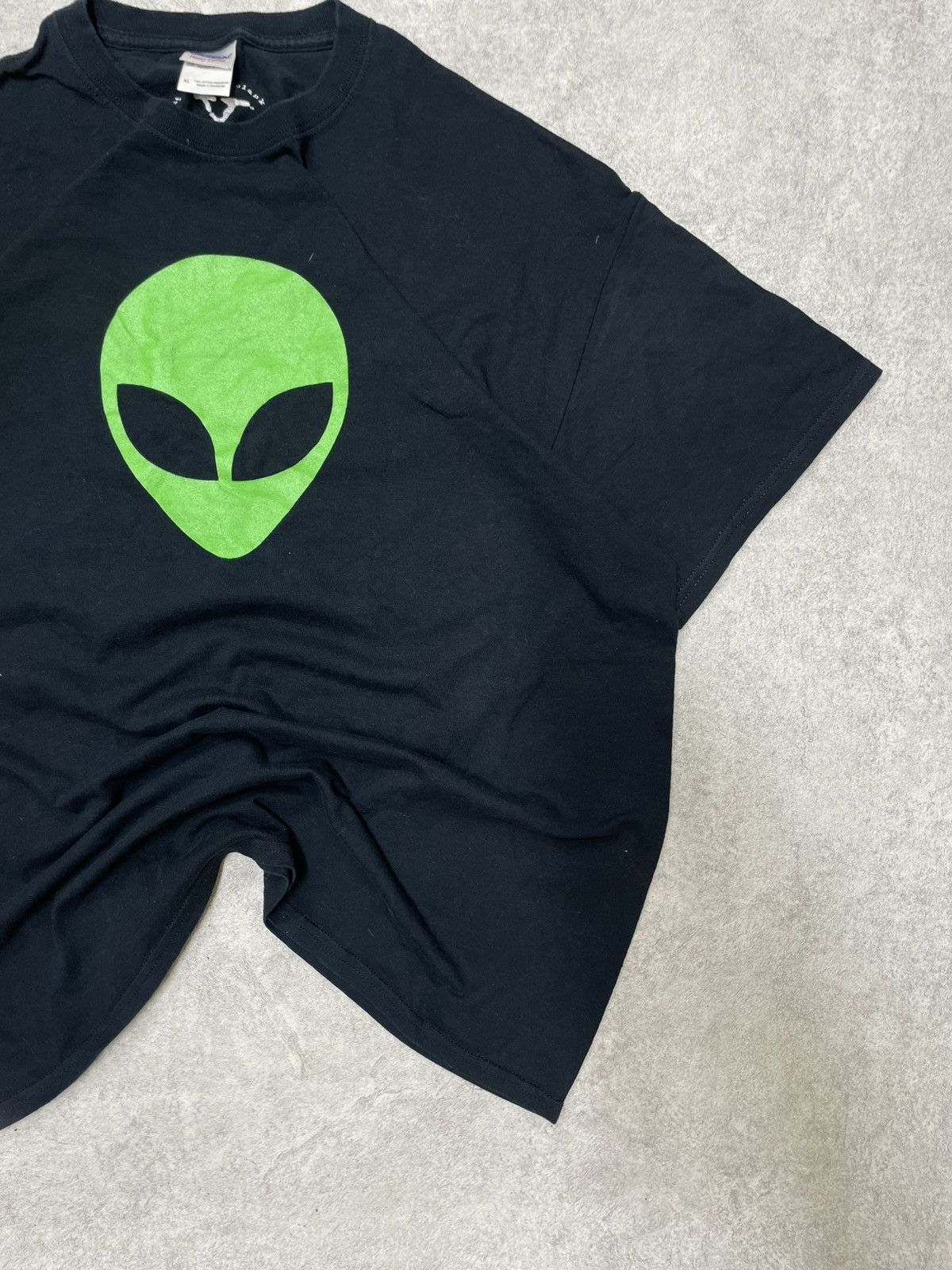Gildan × Japanese Brand Balenciaga Alien👽RARE find!Cool graphic.Essential streetwear Size US XL / EU 56 / 4 - 4 Thumbnail