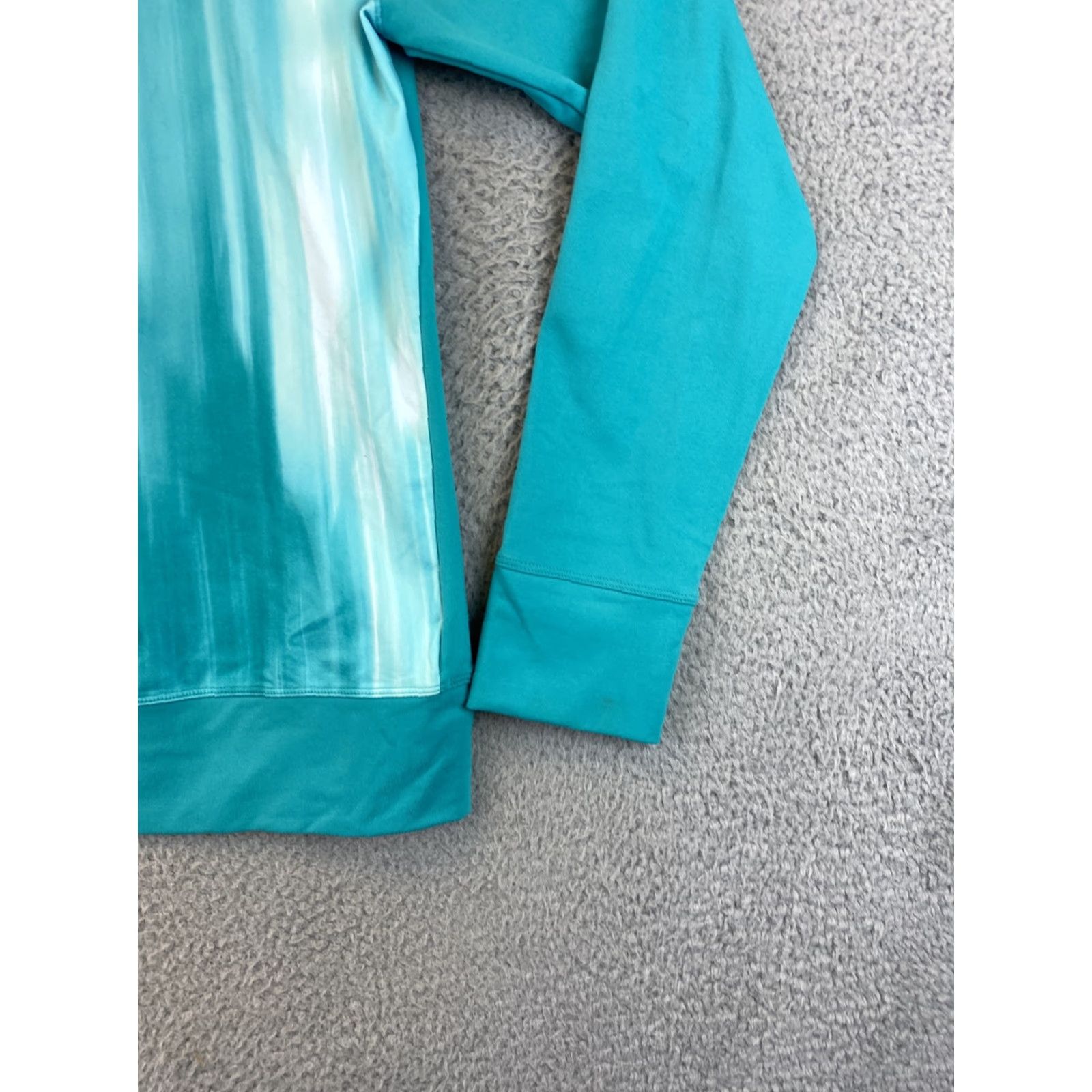 Under Armour Under Armour Light Green Womens Sz L Long Sleeve Running Workout Shirt 75-36 Size L / US 10 / IT 46 - 2 Thumbnail