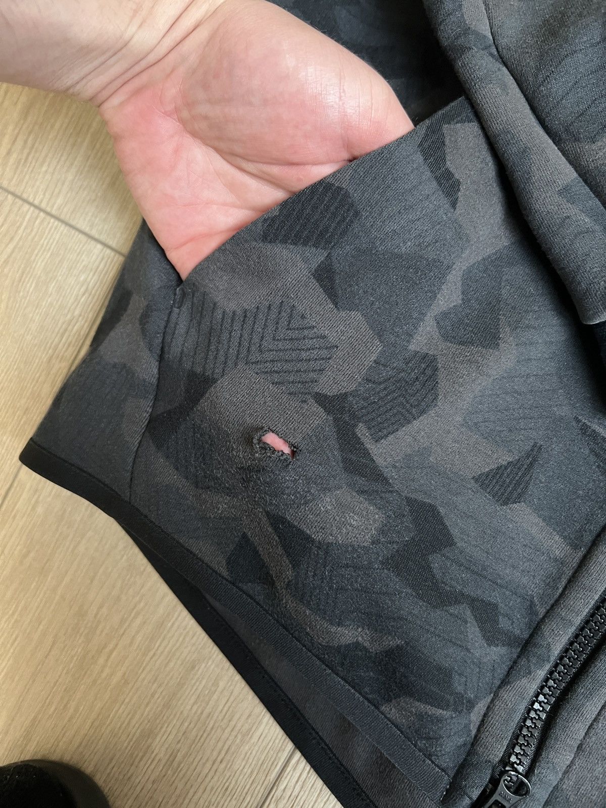 Nike Nike Tech Fleece Camo Windrunner Full-Zip Mens Hoodie sz L Size US L / EU 52-54 / 3 - 3 Thumbnail