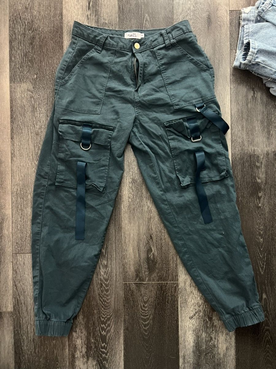 rue21 Rue 21 fashionable cargos Size 28" / US 6 / IT 42 - 1 Thumbnail