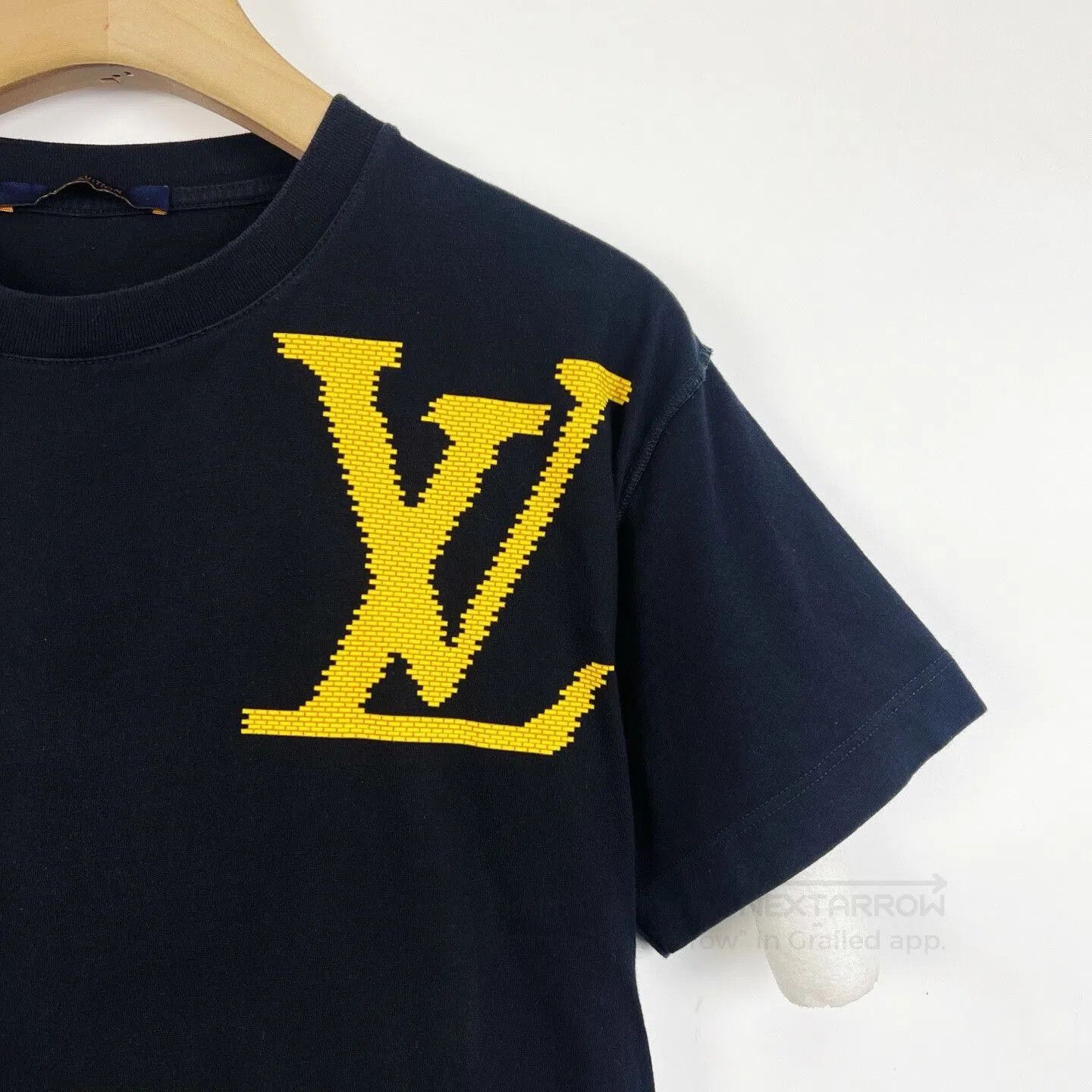 Louis Vuitton LV Black Yellow Logo Short Sleeve. Size US XS / EU 42 / 0 - 5 Thumbnail