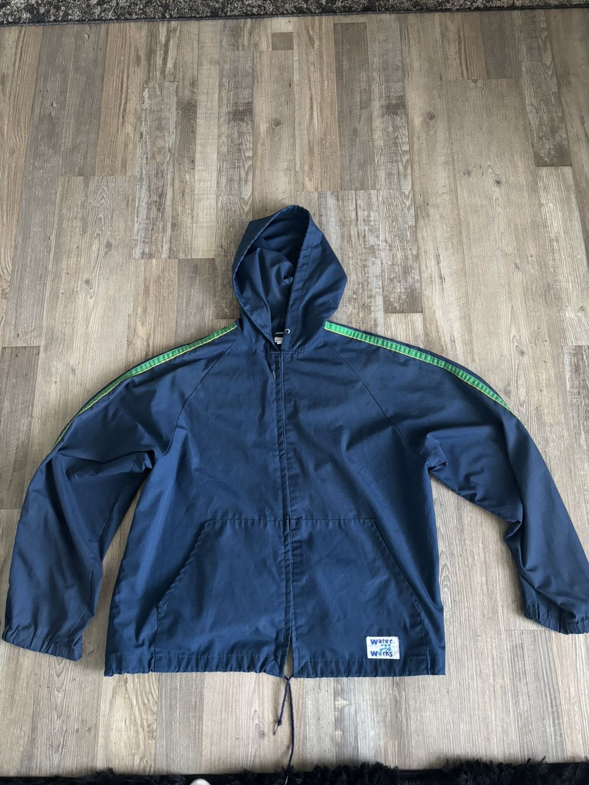 Vintage Blue Large Water Works Wind Breaker Size US L / EU 52-54 / 3 - 1 Thumbnail